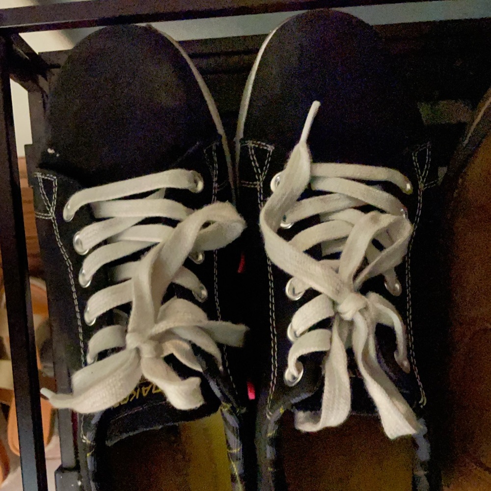 Steele toe shoes